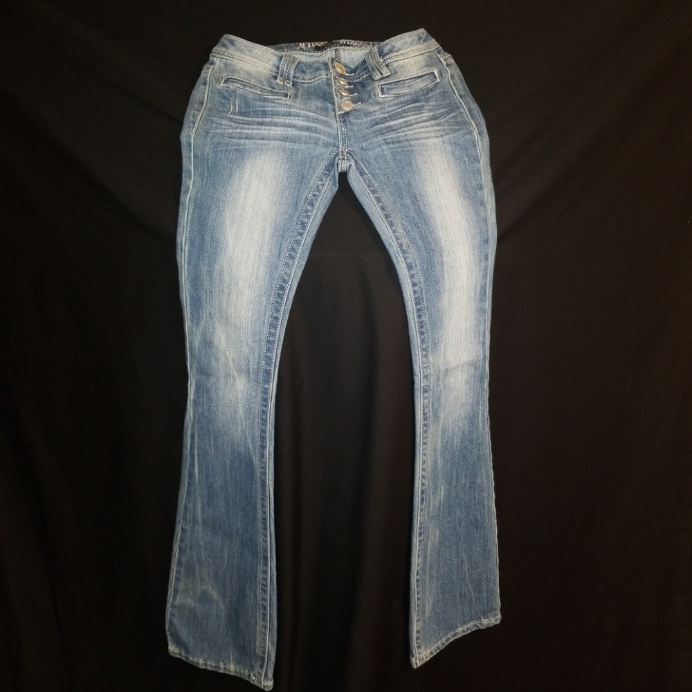 Almost Famous Button Closure Jeans